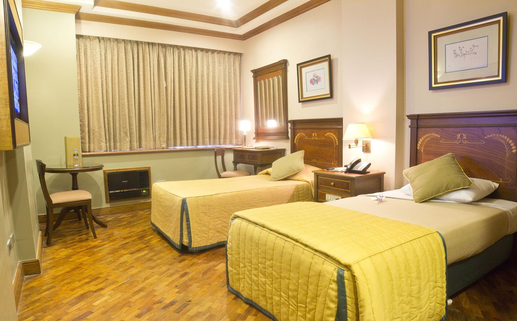 Herald Suites Makati City Exterior foto