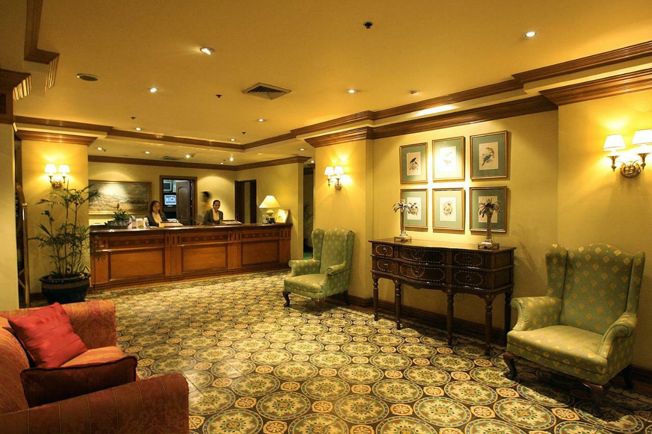 Herald Suites Makati City Exterior foto
